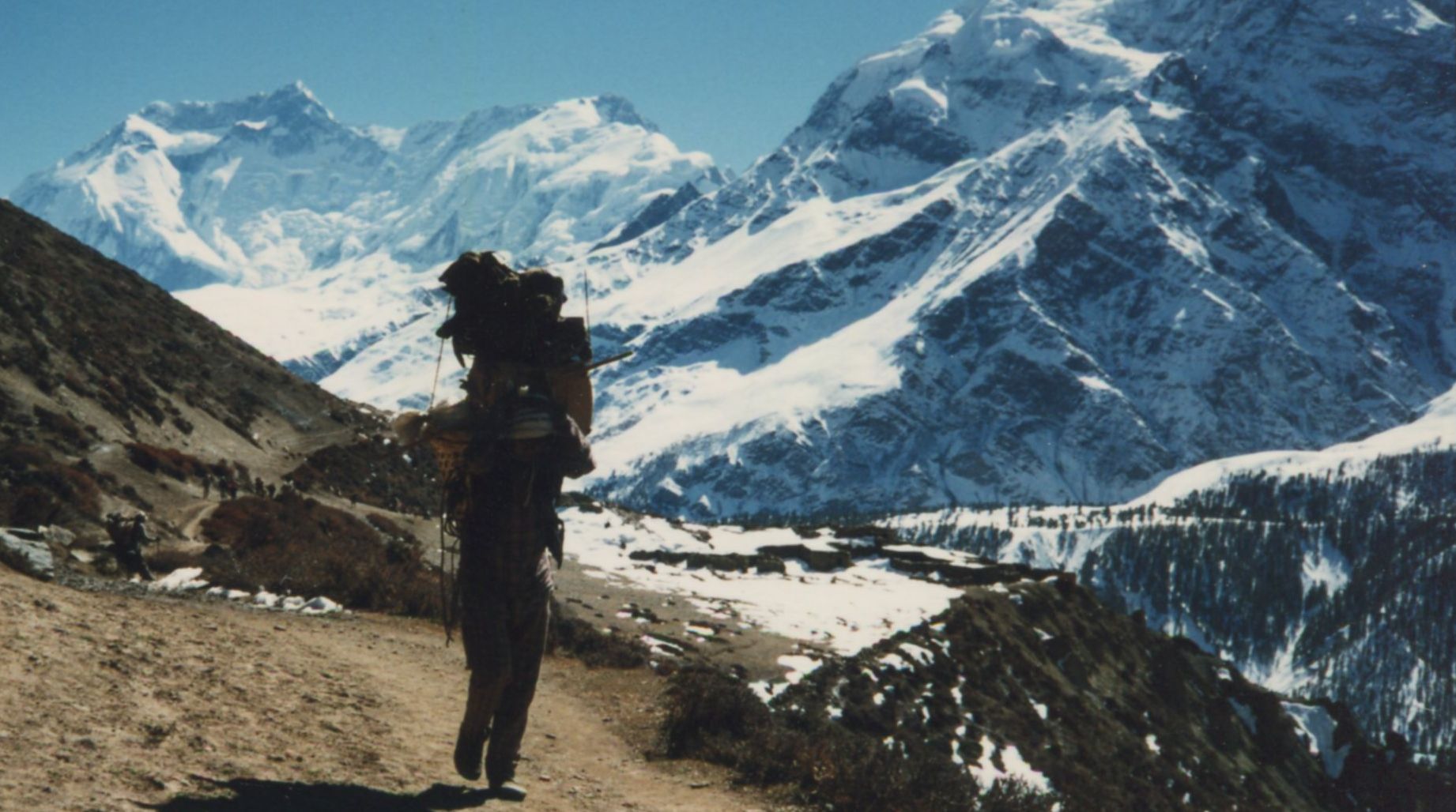 Annapurna Himal on ascent from Manang to Tharong La