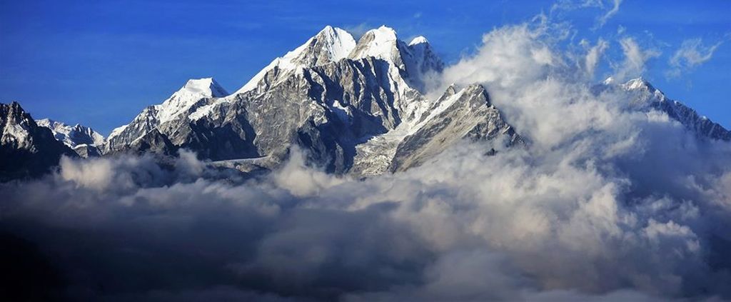 Mt. Dorje Lakpa ( 6988m ) in the Jugal Himal from above Panch Pokhari