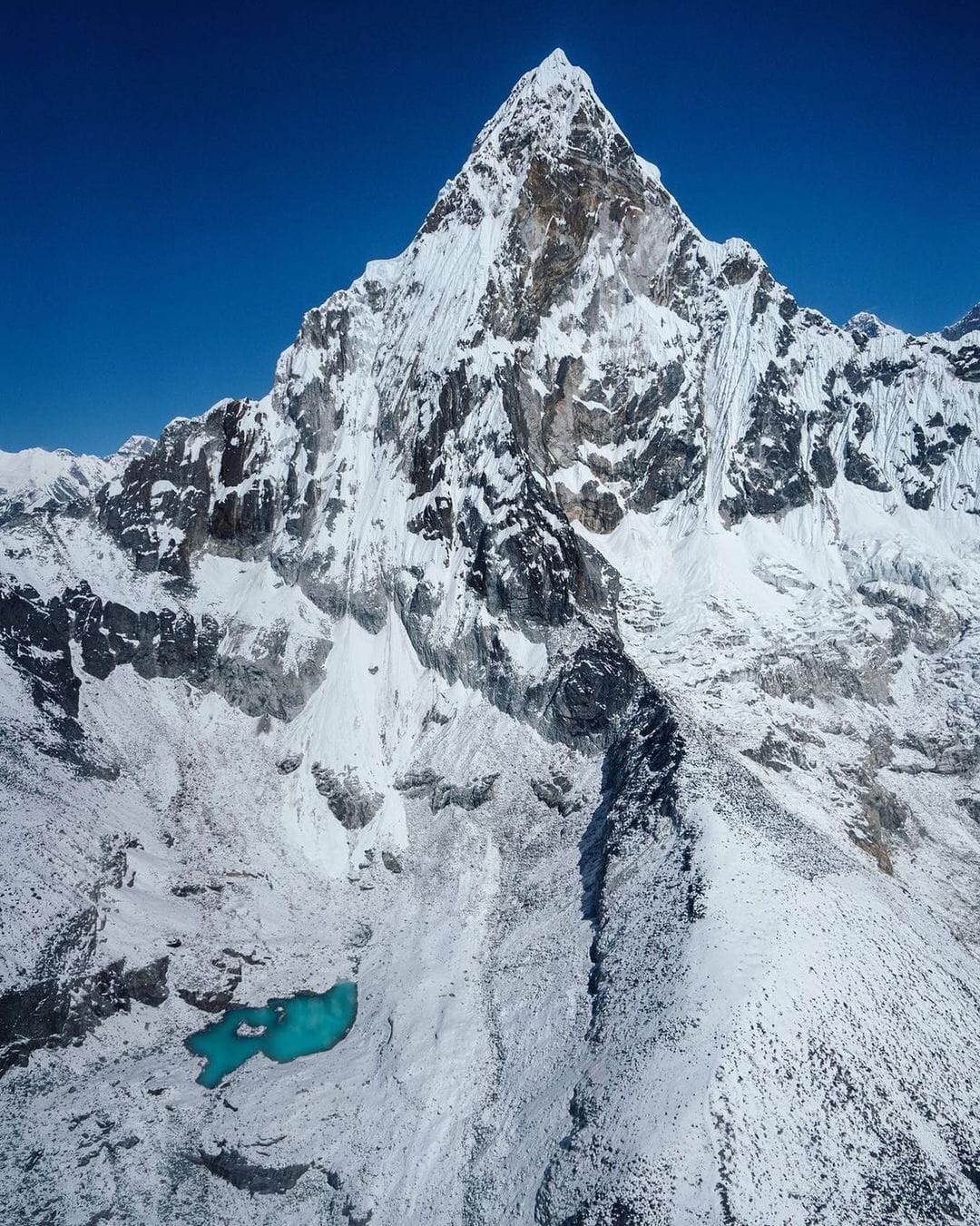 Ama Dablam - aerial view