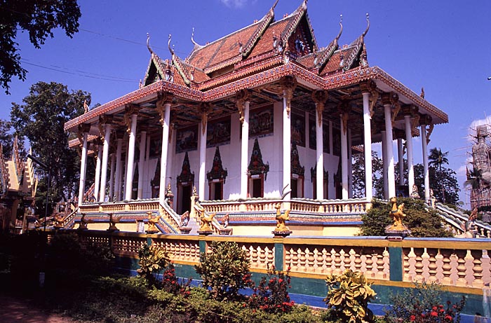 Wat Ek Phnom ( Buddhist Temple ) near Battambang in NW Cambodia