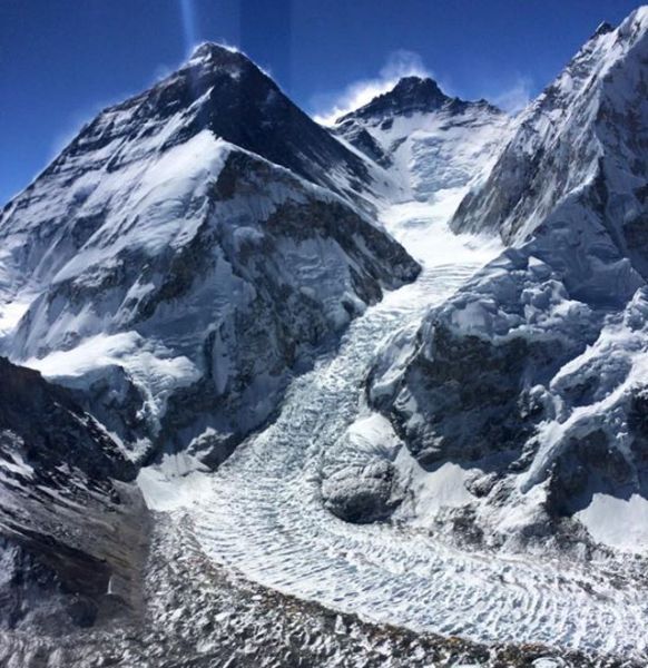 Everest, Western Cwym, Lhotse ( 8516m ) and Nuptse ( 7861m )