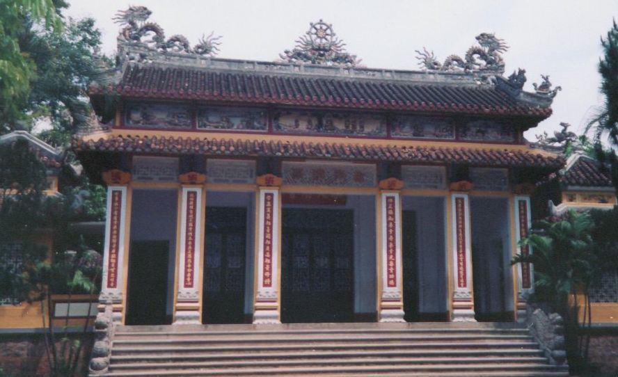 Tu Dam Pagoda in Hue