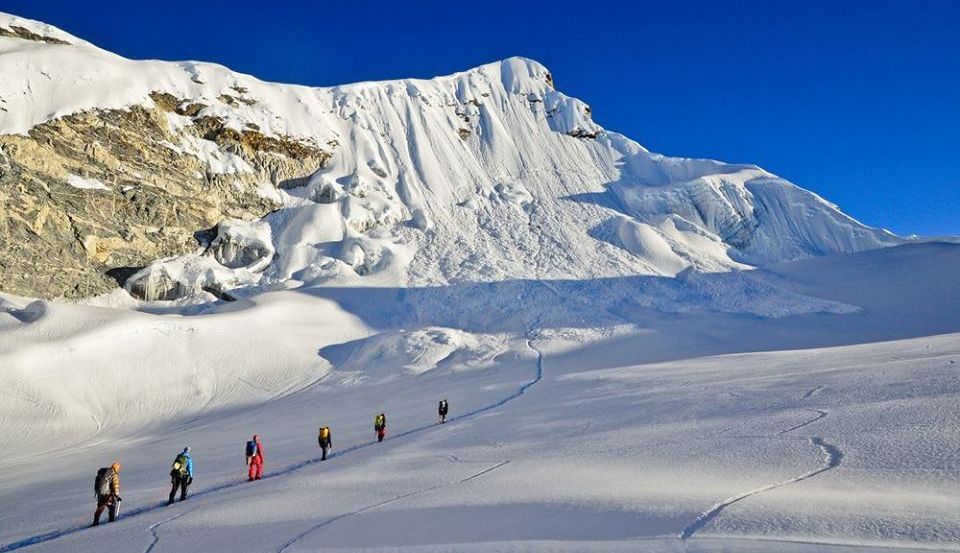 Approach to Island Peak ( Imja Tse )