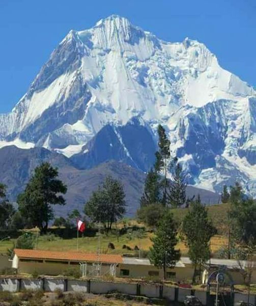 Yerupaja ( 6635 metres )