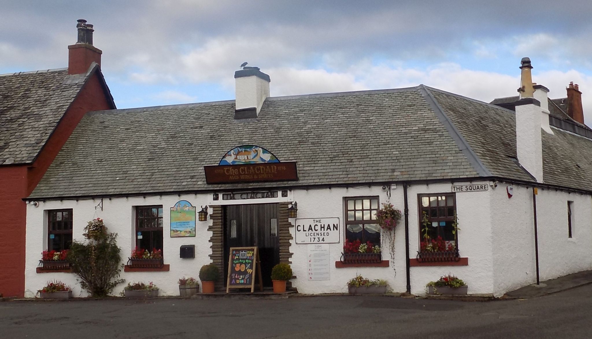 Clachan Inn in Village Square of Drymen