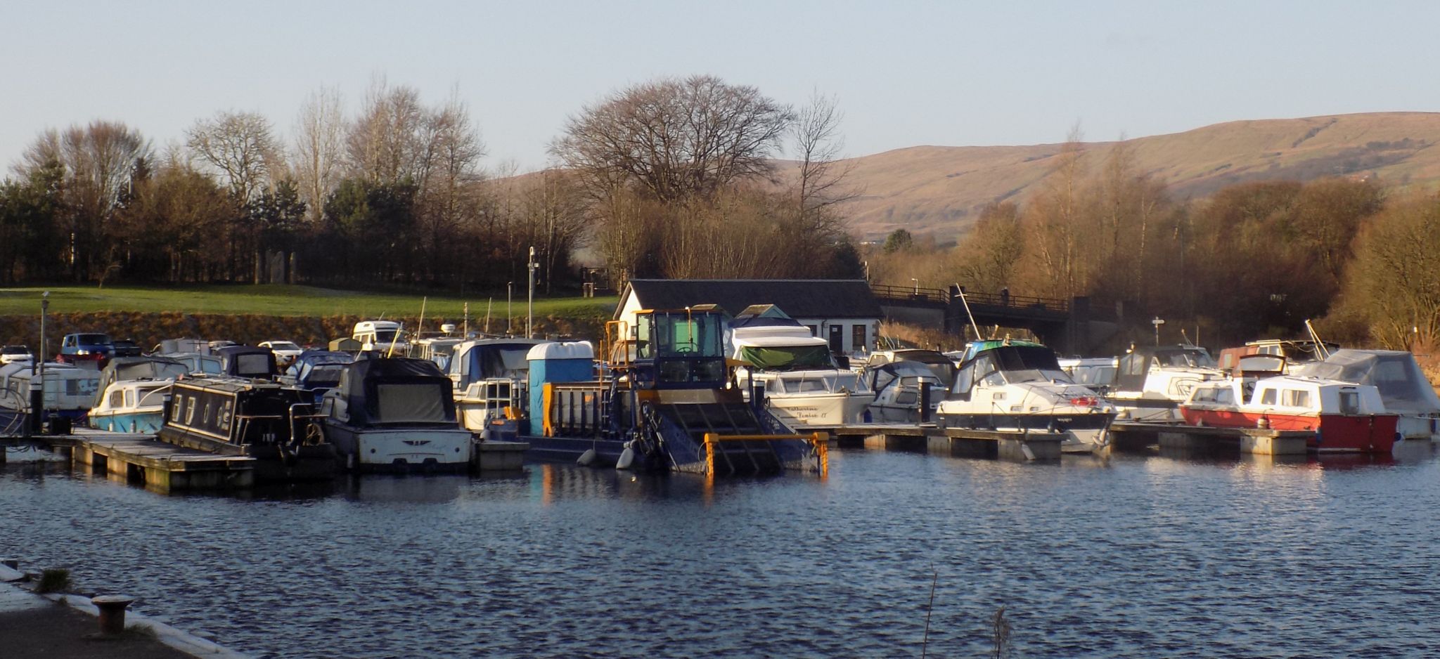 Boats in Auchinstarry Basin