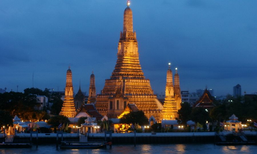 Wat Arun, the Temple of Dawn, at night in Bangkok, Thailand